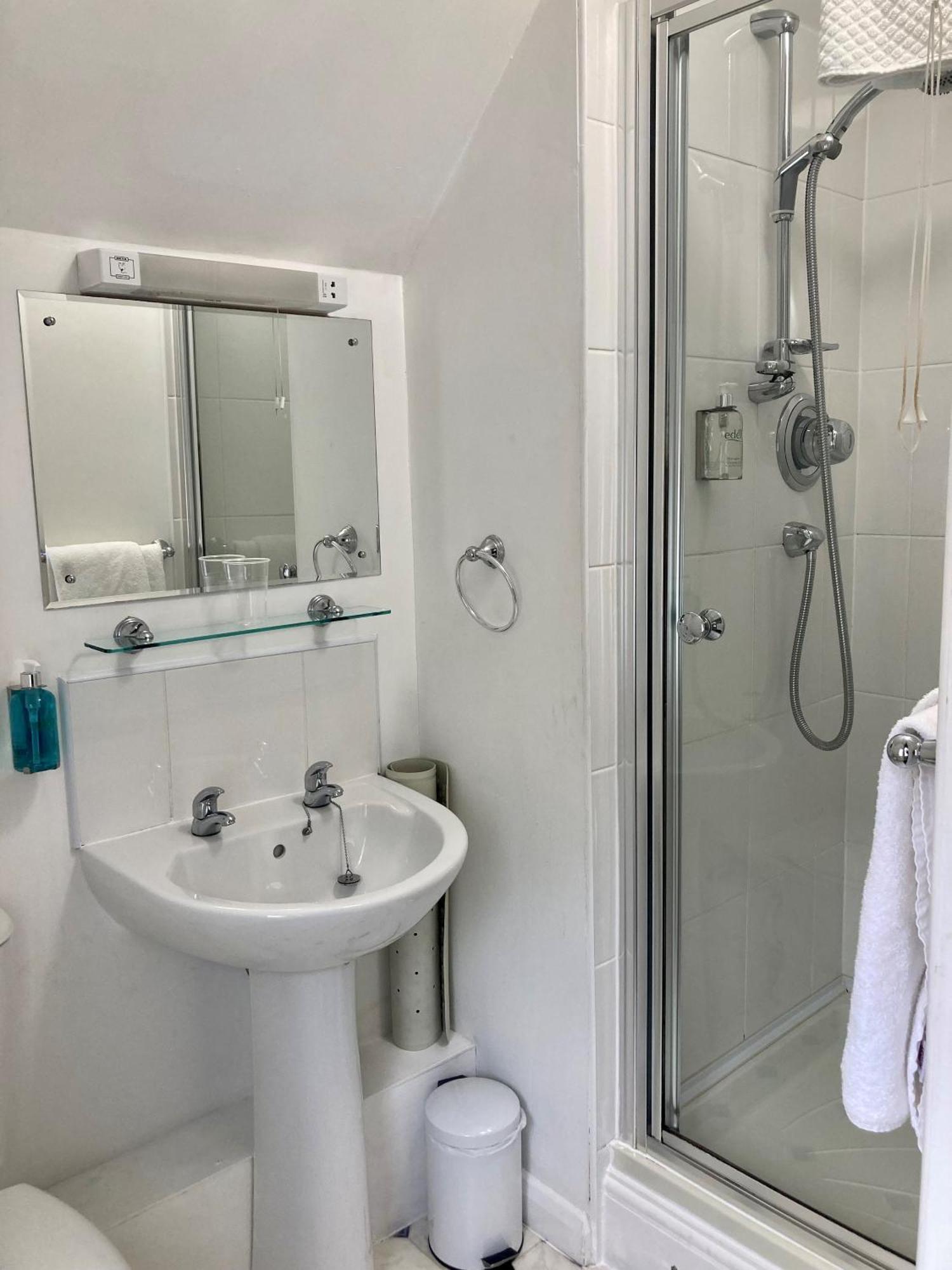 The Bentley Brook Inn آشبورن المظهر الخارجي الصورة